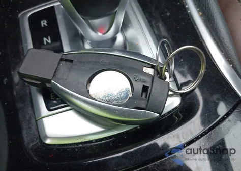 2017 Infiniti Qx30 Premium z USA, uszkodzony, nr VIN SJKCH5CRXHA036407